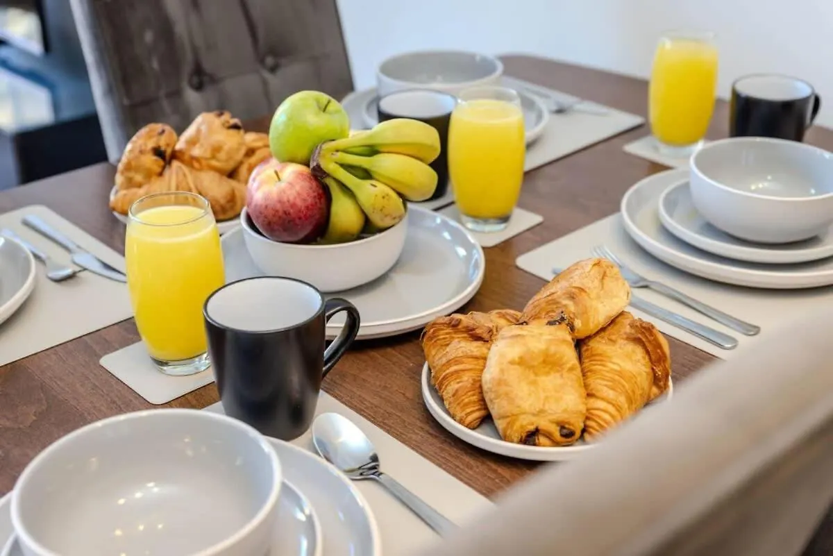 Dragon Suites - Edinburgh City Centre 2 Bed Apartment